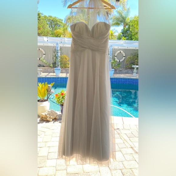 ⭐️NWT (Reposh) Nordstrom formal Pale Sage Halter Mesh Gown - Picture 4 of 14
